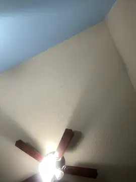 Snapshot of SmokingSloth chatting on February 24, 5:00 am SmokingSloth online show from February 24, 5:00 am