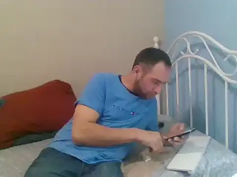 Snapshot of SmokingSloth chatting on March 11, 11:01 am SmokingSloth online show from March 11, 11:01 am