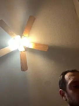 Snapshot of SmokingSloth chatting on November 25, 2:55 am SmokingSloth online show from November 25, 2:55 am