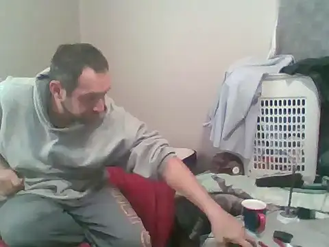 Snapshot of SmokingSloth chatting on November 26, 5:47 pm SmokingSloth online show from November 26, 5:47 pm