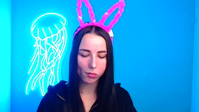 Eva Janee online show from December 5, 7:16 am