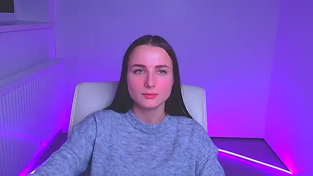 Eva Janee online show from December 18, 7:15 am