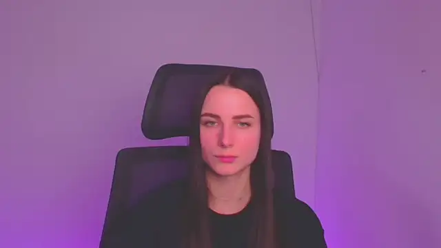 Eva Janee online show from January 29, 3:15 pm