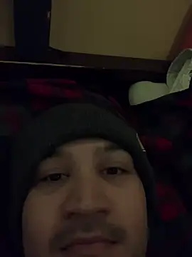 Snapshot of Sleeker99 chatting on December 23, 3:18 am Sleeker99 online show from December 23, 3:18 am