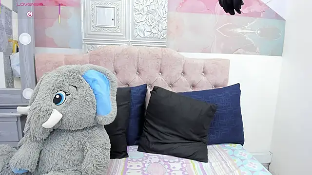 EvaaLovia1 online show from March 5, 4:24 pm