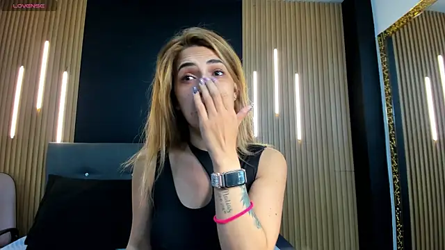 EvaaLovia1 online show from May 6, 1:27 pm