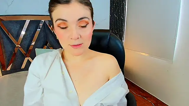 Snapshot of Amara_vega chatting on October 28, 12:30 pm Amara vega online show from October 28, 12:30 pm