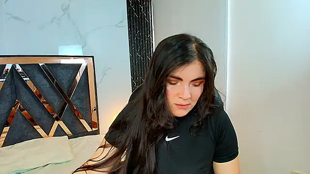 Snapshot of Amara_vega chatting on November 6, 12:28 pm Amara vega online show from November 6, 12:28 pm