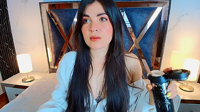 Snapshot of Amara_vega chatting on November 14, 5:50 am Amara vega online show from November 14, 5:50 am