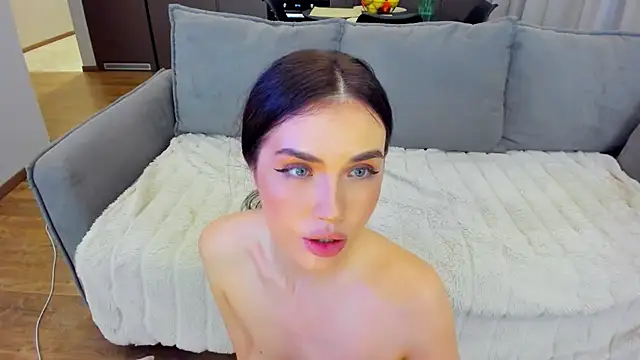 Snapshot of sexyangeloux chatting on January 8, 11:30 pm sexyangeloux online show from January 8, 11:30 pm