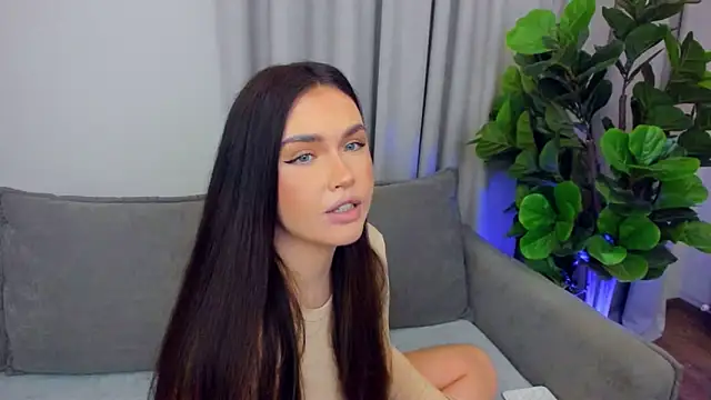 Snapshot of sexyangeloux chatting on May 17, 11:01 pm sexyangeloux online show from May 17, 11:01 pm