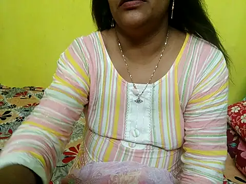 Snapshot of Sexyranibhabhi chatting on October 21, 3:35 pm Sexyranibhabhi online show from October 21, 3:35 pm
