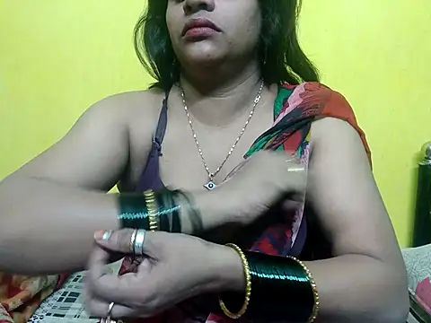 Snapshot of Sexyranibhabhi chatting on November 23, 2:33 am Sexyranibhabhi online show from November 23, 2:33 am