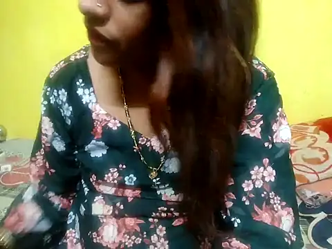 Snapshot of Sexyranibhabhi chatting on March 7, 2:47 pm Sexyranibhabhi online show from March 7, 2:47 pm