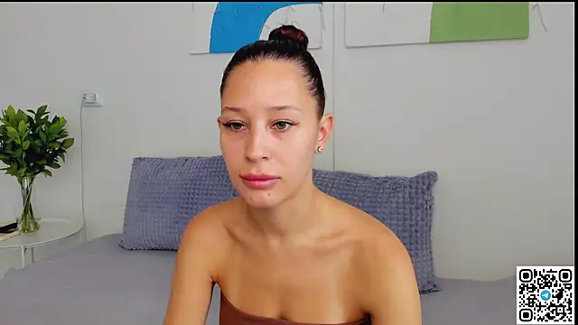 SelenaRousey online show from July 4, 6:30 am