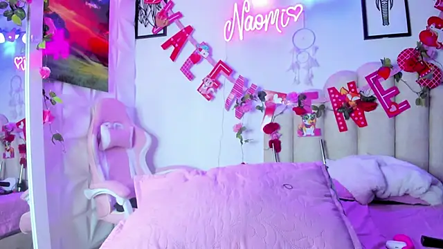 Snapshot of NaomiAsha chatting on February 14, 1:56 am NaomiAsha online show from February 14, 1:56 am