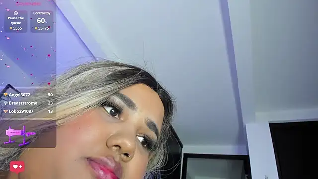 Snapshot of NaomiAsha chatting on March 6, 2:30 am NaomiAsha online show from March 6, 2:30 am