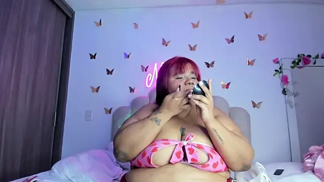 Snapshot of NaomiAsha chatting on November 2, 5:26 pm NaomiAsha online show from November 2, 5:26 pm