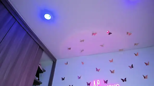 Snapshot of NaomiAsha chatting on November 8, 10:41 pm NaomiAsha online show from November 8, 10:41 pm