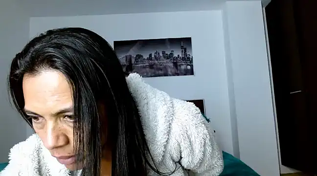 Snapshot of chicafitcaliente chatting on January 9, 3:26 am chicafitcaliente online show from January 9, 3:26 am