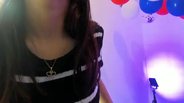 Snapshot of AngelaaCute_ chatting on July 17, 12:01 pm AngelaaCute online show from July 17, 12:01 pm