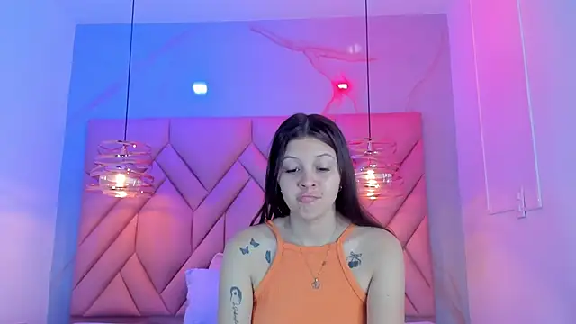 Snapshot of AngelaaCute_ chatting on August 1, 12:04 pm AngelaaCute online show from August 1, 12:04 pm