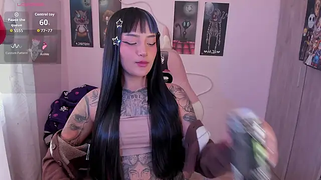 Snapshot of Sweet-bunny1 chatting on June 4, 8:04 pm Sweet-bunny1 online show from June 4, 8:04 pm