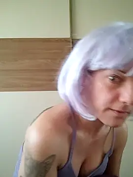 Snapshot of Dark_Angel_22 chatting on March 5, 5:50 am Dark Angel 22 online show from March 5, 5:50 am