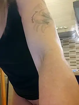 Snapshot of Dark_Angel_22 chatting on September 18, 7:49 pm Dark Angel 22 online show from September 18, 7:49 pm