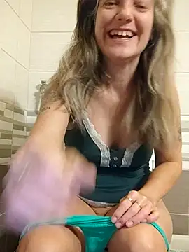 Snapshot of Dark_Angel_22 chatting on October 30, 5:09 am Dark Angel 22 online show from October 30, 5:09 am