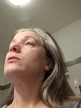 Snapshot of Dark_Angel_22 chatting on March 4, 5:35 am Dark Angel 22 online show from March 4, 5:35 am