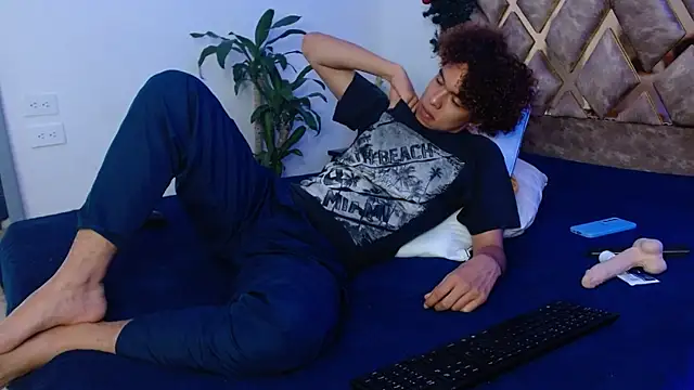 nickolas moon online show from December 30, 11:38 pm