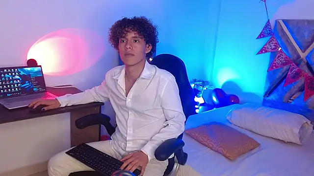 nickolas moon online show from February 18, 5:53 pm