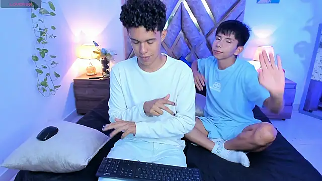 nickolas moon online show from October 3, 1:02 am