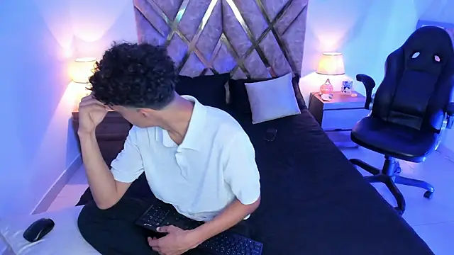 nickolas moon online show from November 16, 6:02 pm