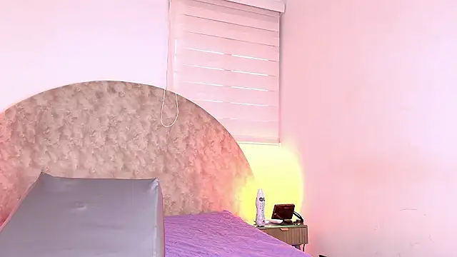 anisha x online show from February 4, 7:20 pm