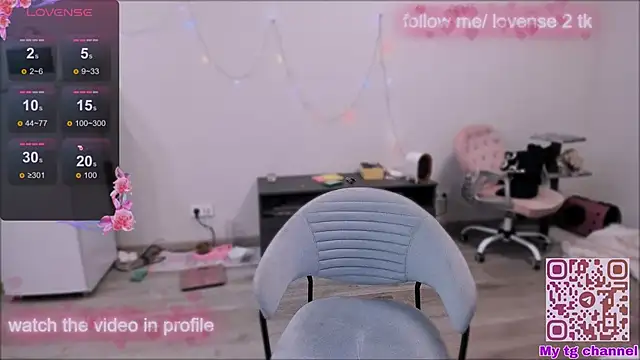 Snapshot of shy_melony chatting on December 8, 5:11 pm shy melony online show from December 8, 5:11 pm