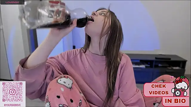 Snapshot of shy_melony chatting on March 23, 2:26 am shy melony online show from March 23, 2:26 am