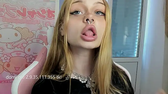 shy melony online show from May 3, 11:05 am