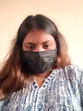 Hotmilfxox online show from December 16, 12:06 pm