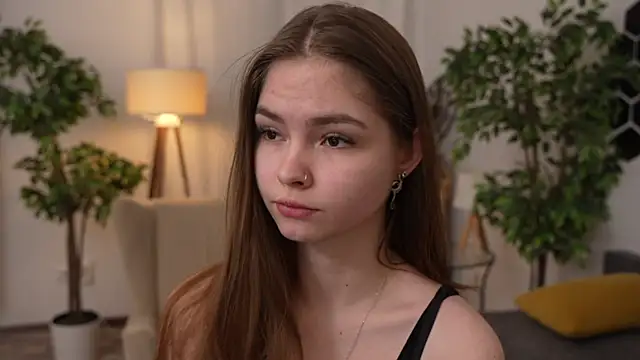 Snapshot of CherrylReid chatting on December 14, 8:18 pm CherrylReid online show from December 14, 8:18 pm