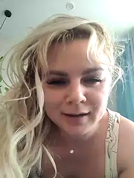 candy queeen online show from February 26, 4:47 am