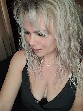 candy queeen online show from May 31, 3:15 am
