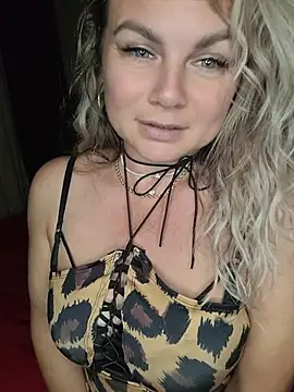 candy queeen online show from July 7, 10:03 pm