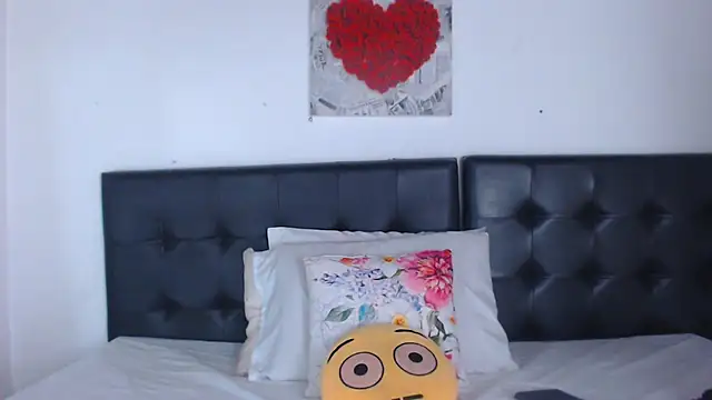 Amara Red online show from September 29, 11:59 am