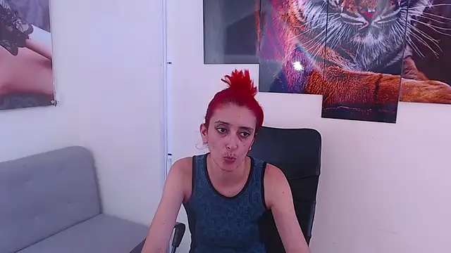 Snapshot of Ruby_Your_Milf chatting on February 18, 9:32 am Ruby Your Milf online show from February 18, 9:32 am