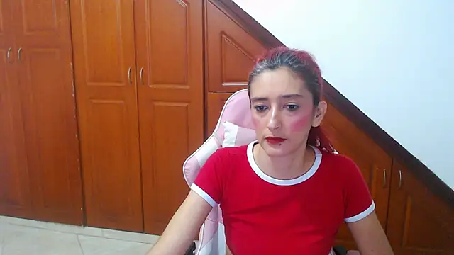 Snapshot of Ruby_Your_Milf chatting on December 18, 6:47 pm Ruby Your Milf online show from December 18, 6:47 pm