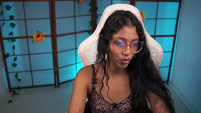 small emilie online show from September 25, 9:07 pm