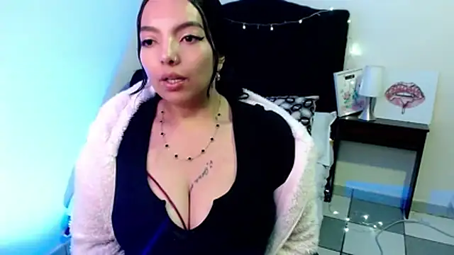 Snapshot of loren_tits24 chatting on June 17, 6:42 pm loren tits24 online show from June 17, 6:42 pm