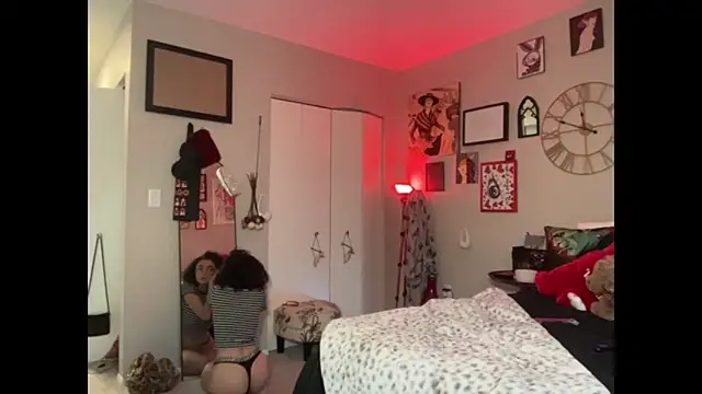 babybimbo online show from March 10, 8:01 pm